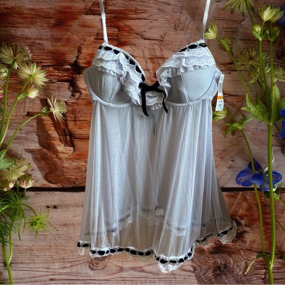 Jezebel Other - LINGERIE SET NWT Jezebel Chemise and bikini